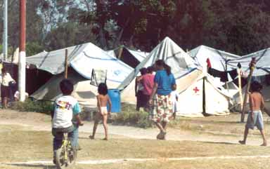 refugees2.jpg (22374 bytes)