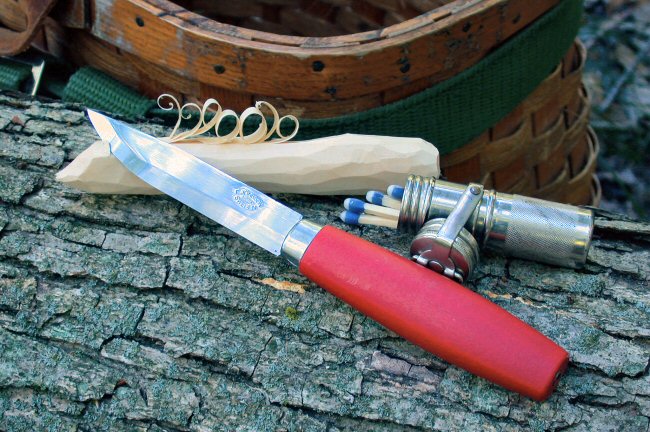 Woods Roamer: MORA KNIVES